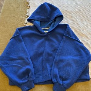 Free People cropped hoodie in blue - size small